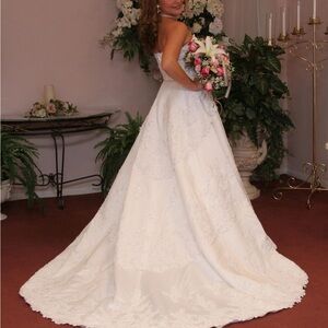 Gorgeous White Wedding Dress